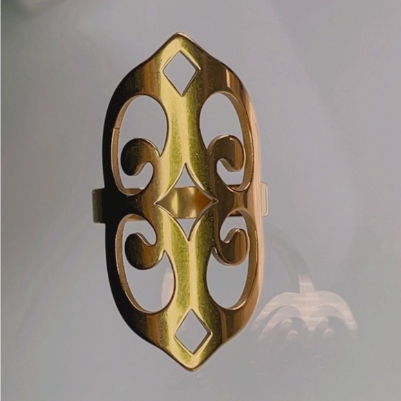 NWT Women's Ring in Gold Stainless Steel, láser Cut Pattern Celtic Style Size 7 - Picture 11 of 17